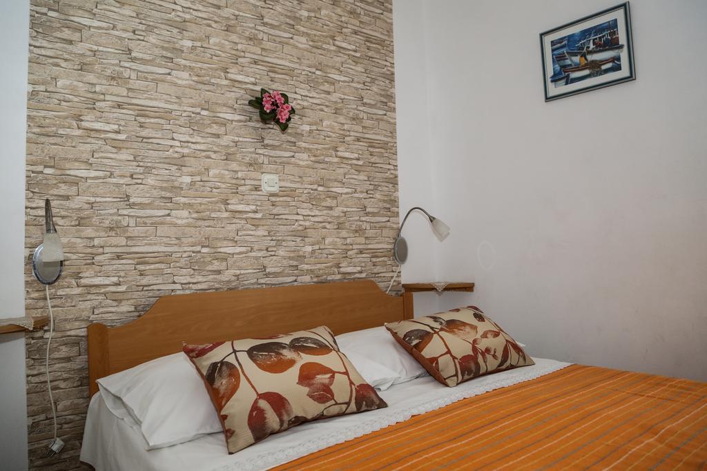 Apartments Dragica Milna  Exterior foto