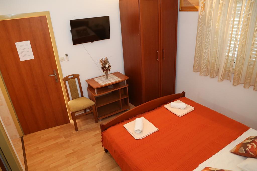Apartments Dragica Milna  Exterior foto