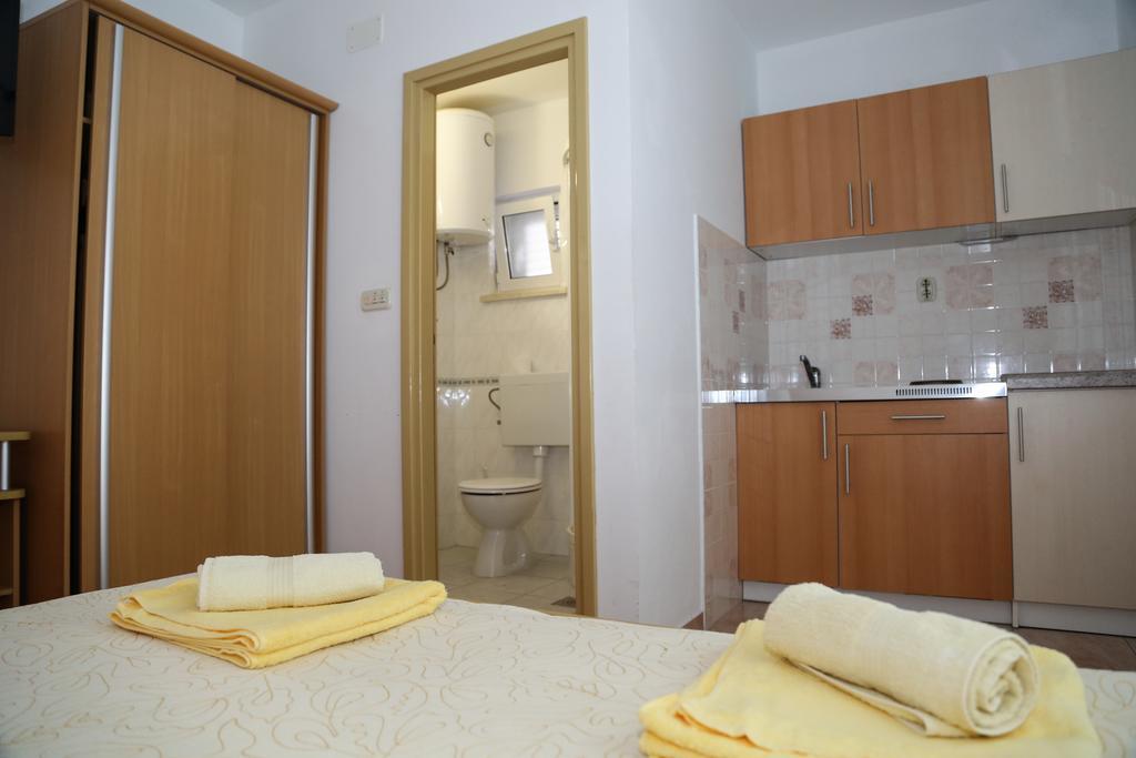 Apartments Dragica Milna  Exterior foto